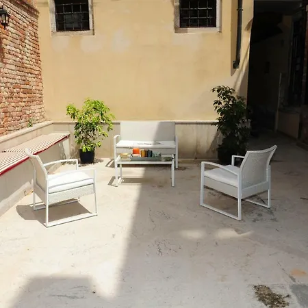 Ca' Del Cortile Apartment Venice Exterior photo