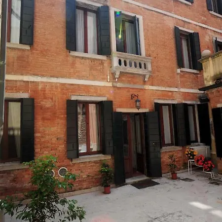 Ca' Del Cortile Apartment Venice Exterior photo